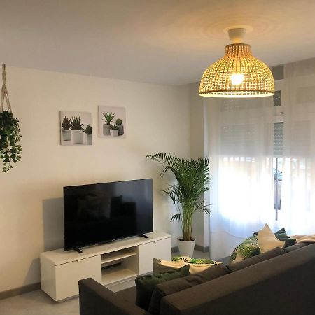 Como En Casa Lägenhet Parla Exteriör bild