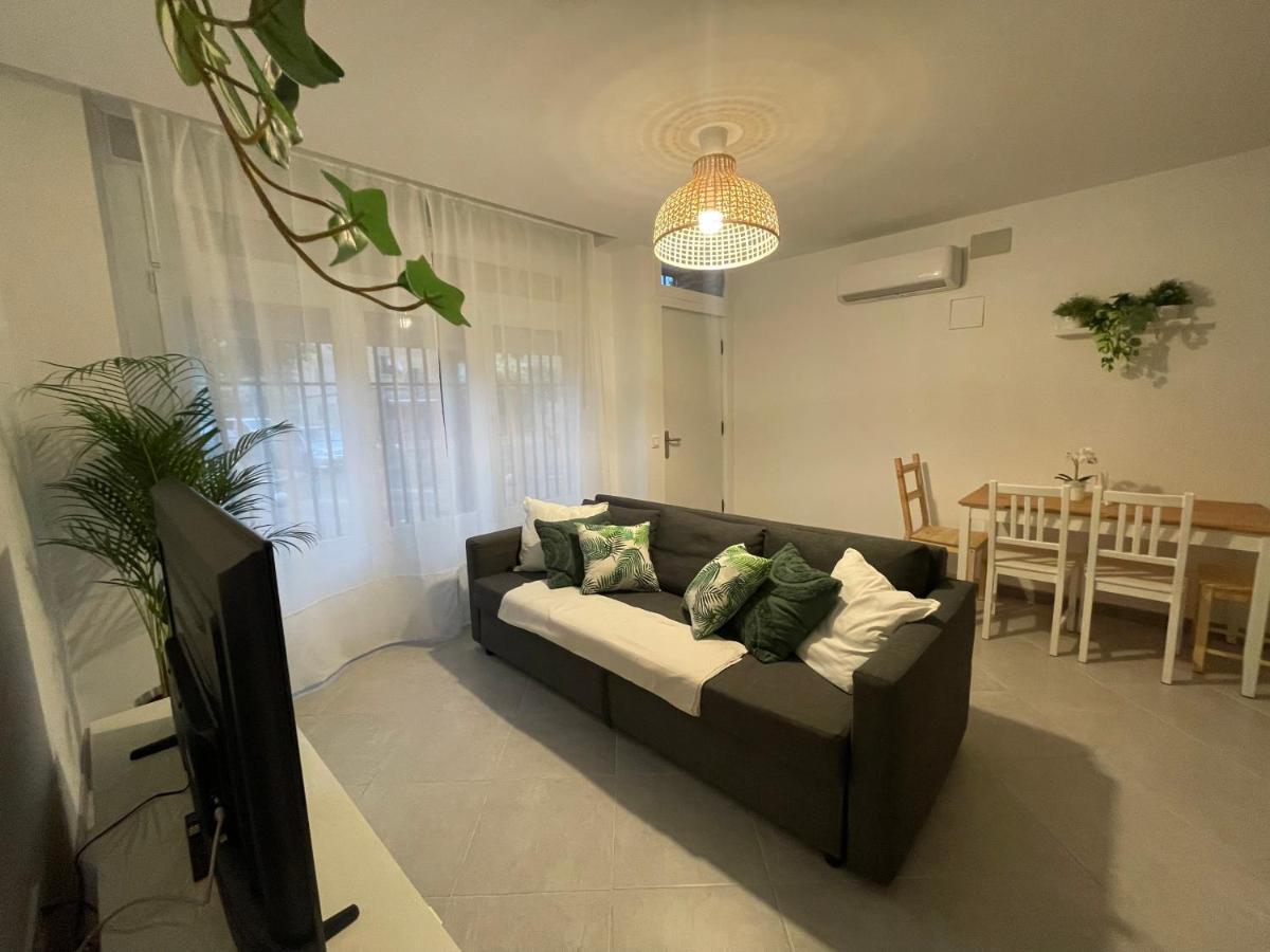 Como En Casa Lägenhet Parla Exteriör bild