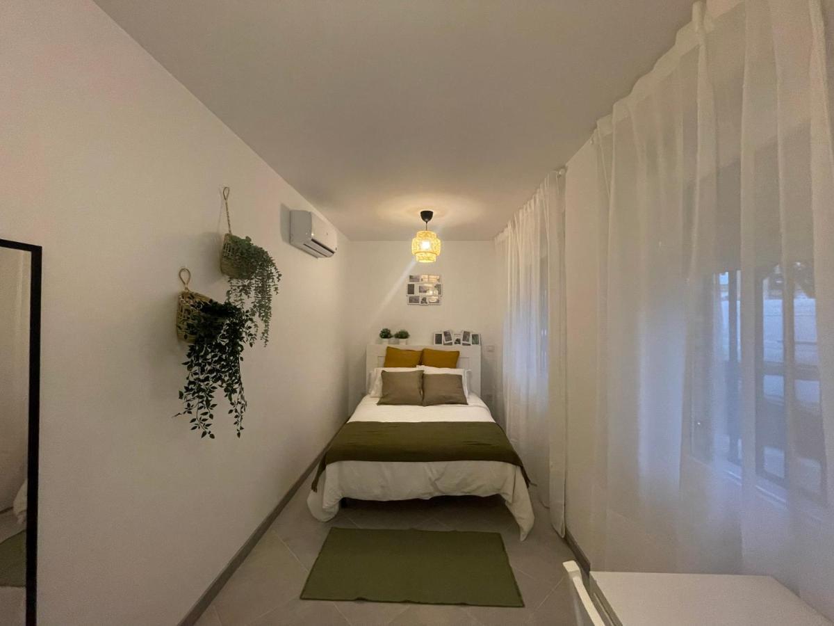 Como En Casa Lägenhet Parla Exteriör bild
