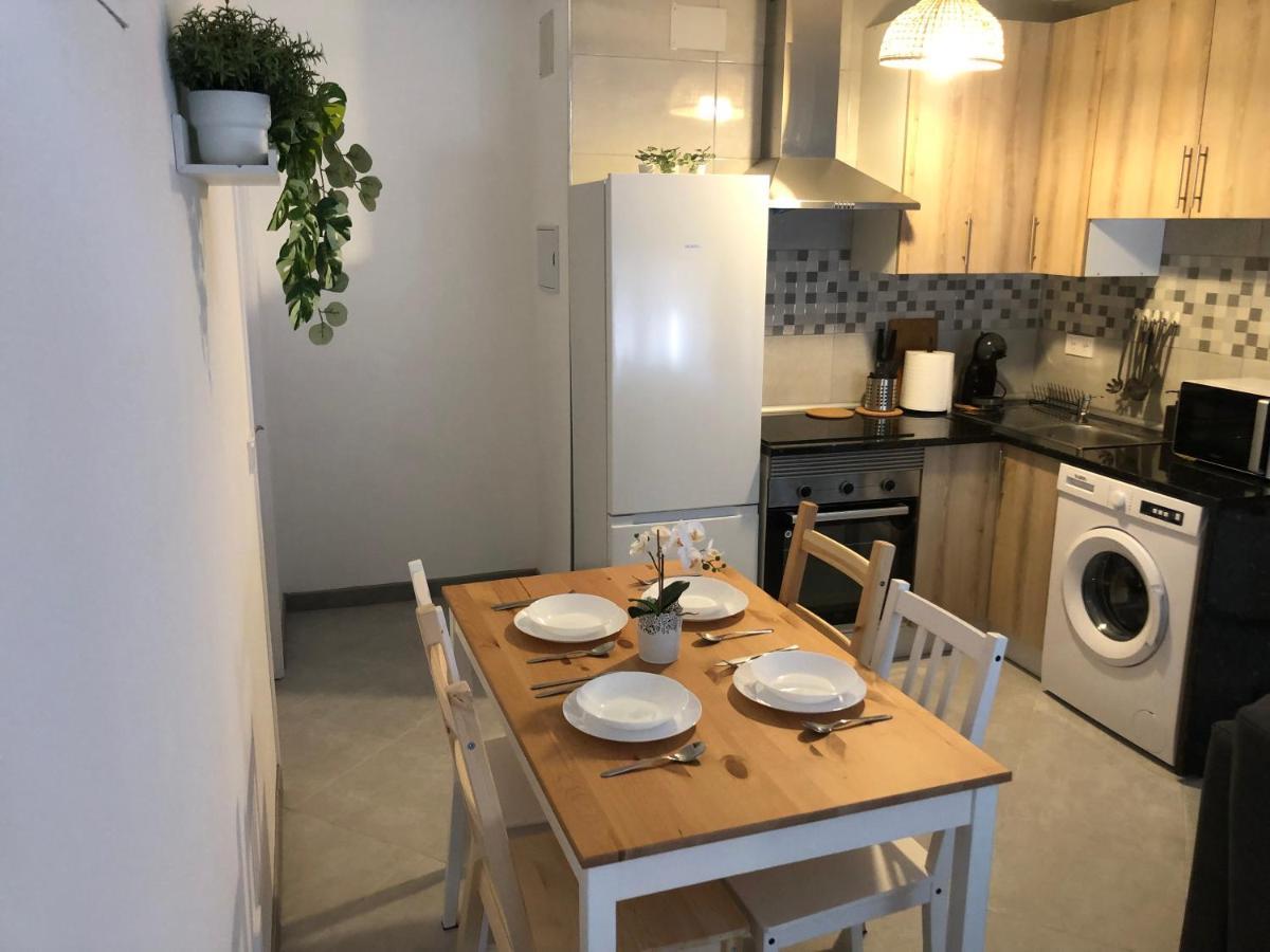 Como En Casa Lägenhet Parla Exteriör bild